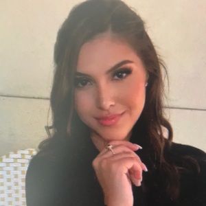 Meet your Posher, Lia